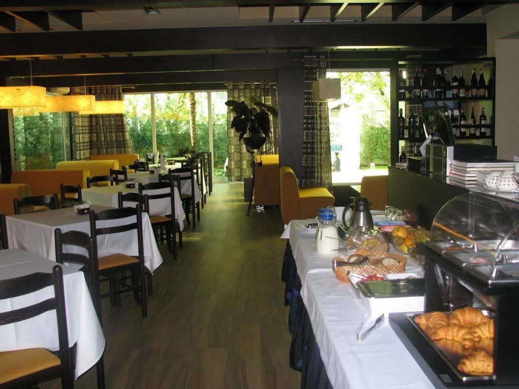 Hotel Sokrat Tirana Exterior foto