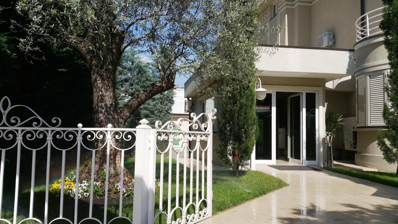 Hotel Sokrat Tirana Exterior foto